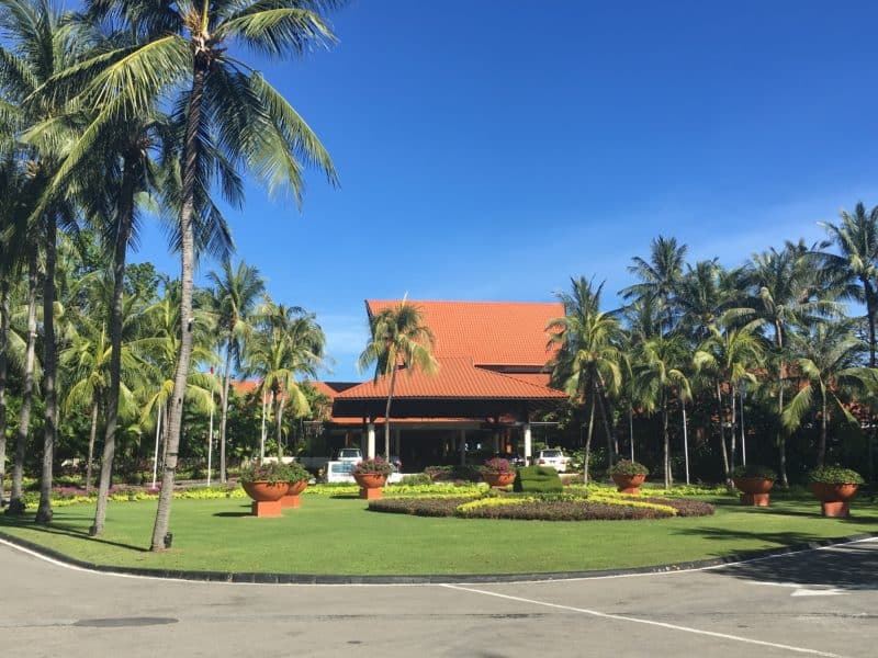 Shangri-La Tanjung Aru from outside