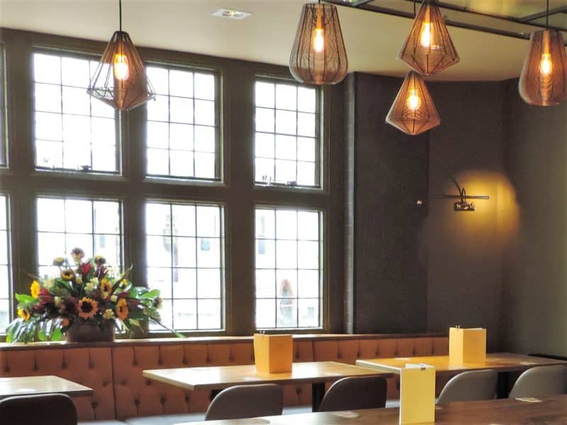 DSCN1659 Knight & Garter Bar Seating