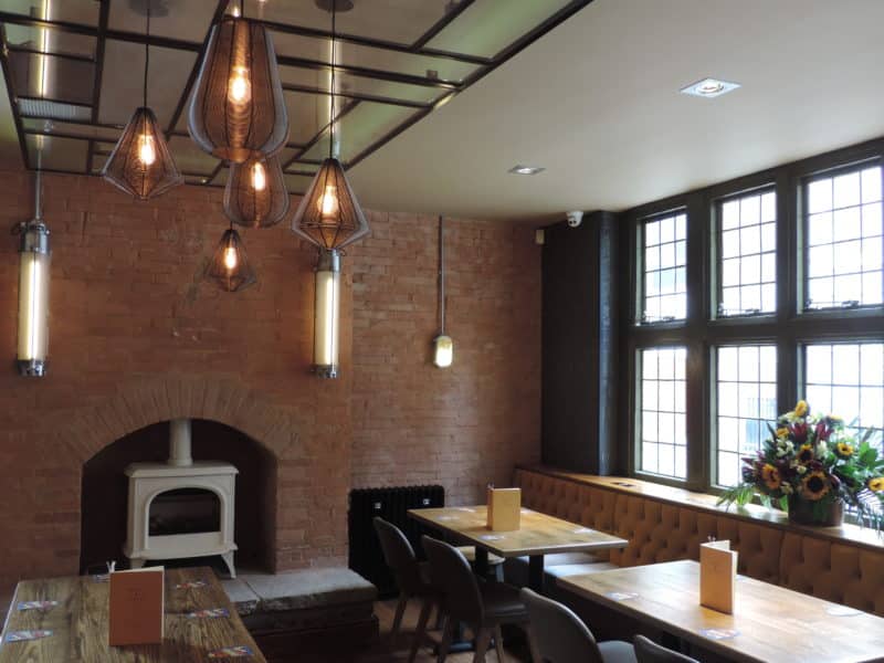 DSCN1670 Knight & Garter Bar Seating