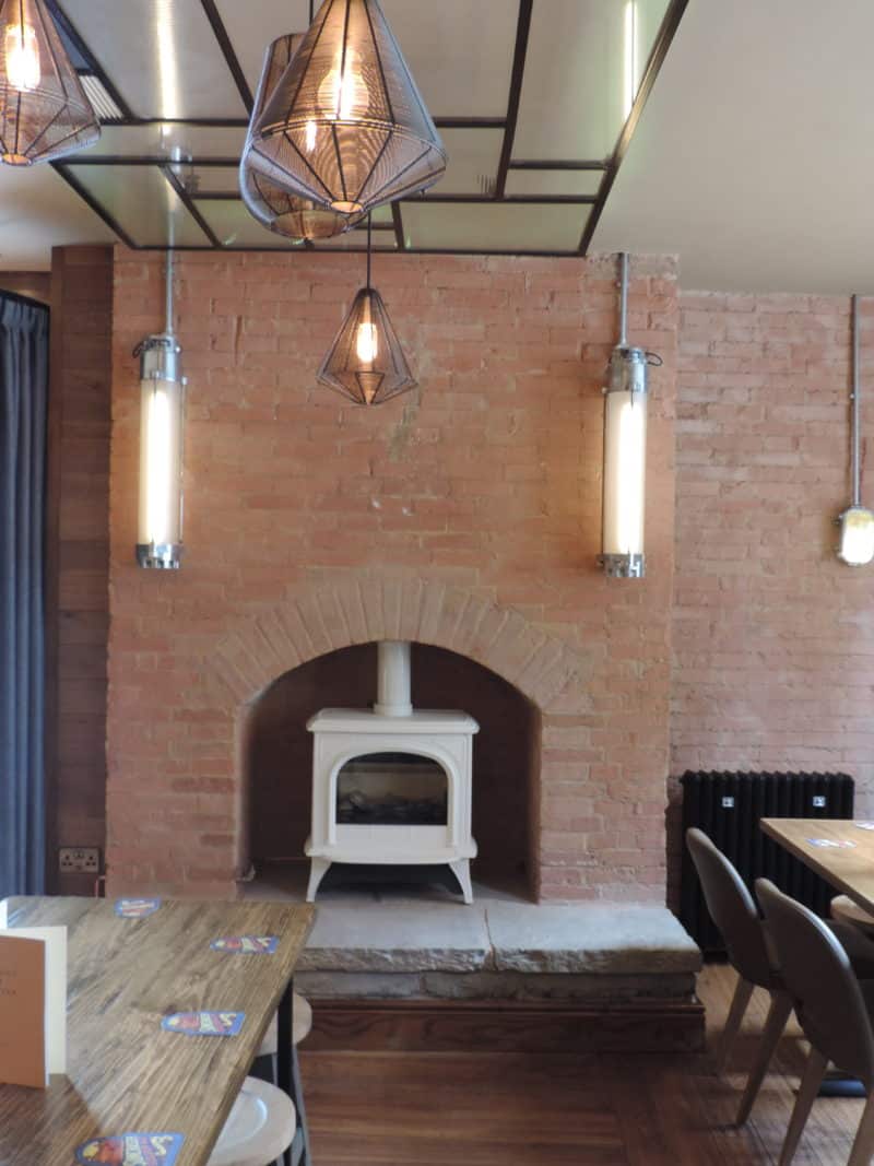 DSCN1671 Knight & Garter Bar Seating