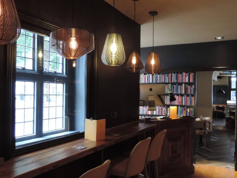 DSCN1672 Knight & Garter Bar Seating