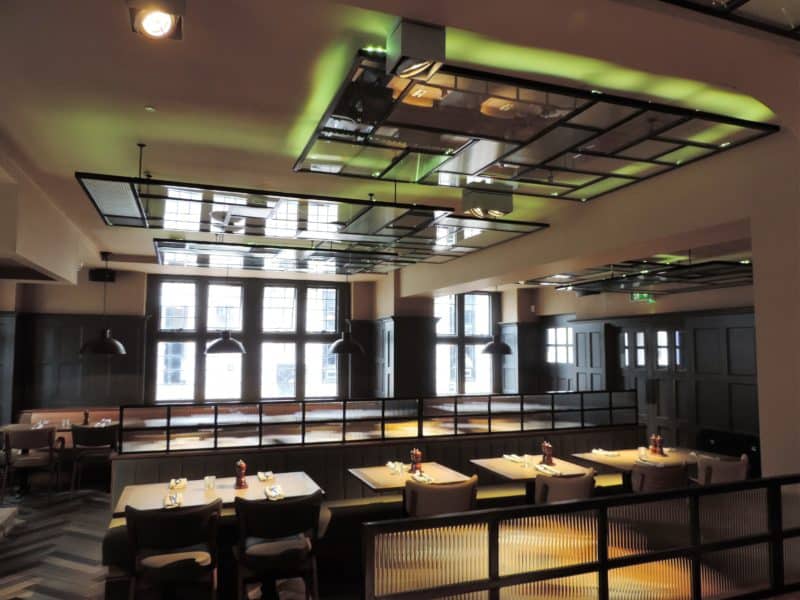 DSCN1678 Knight & Garter Restaurant