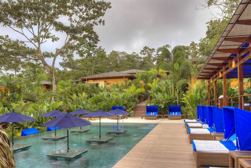 The super swish Nayara Resort Mis Amore pool