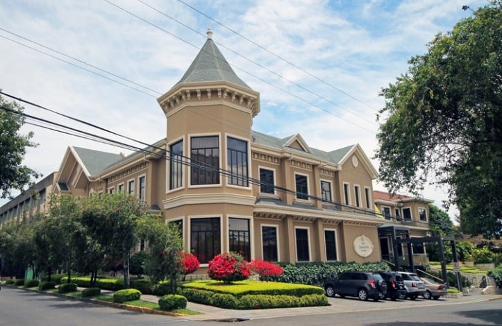 Old Victorian Grandeur at Hotel Grano de Oro