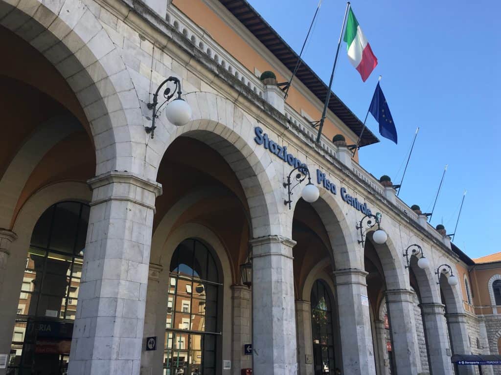 One day in Pisa: Pisa Centrale Station exterior