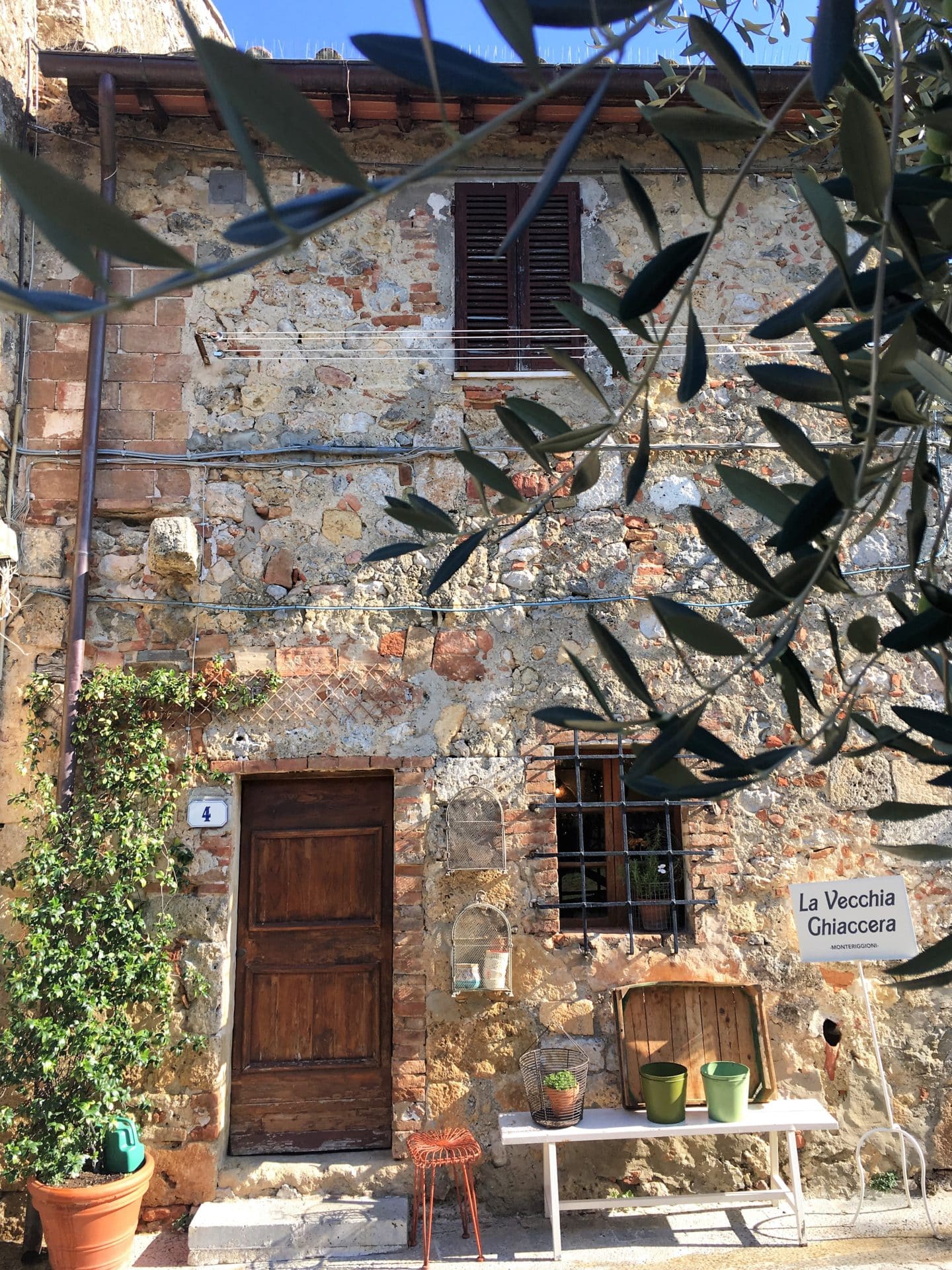 Tuscany's Medieval Towns, Monteriggioni