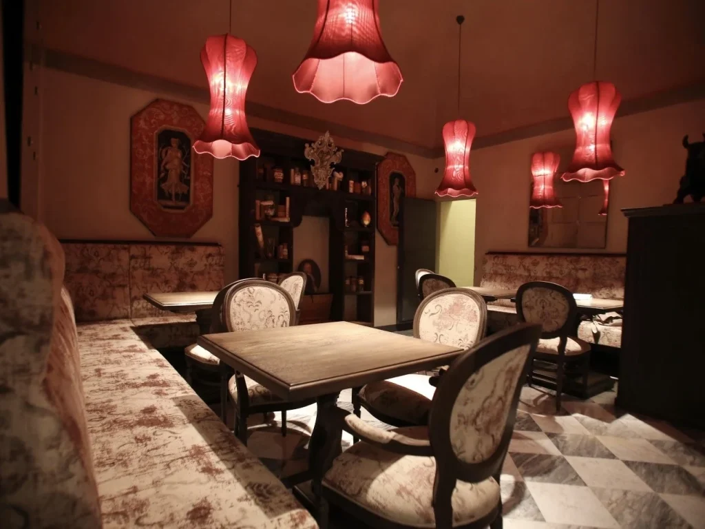 Locale Private Dining Room decorated in Red, Florence