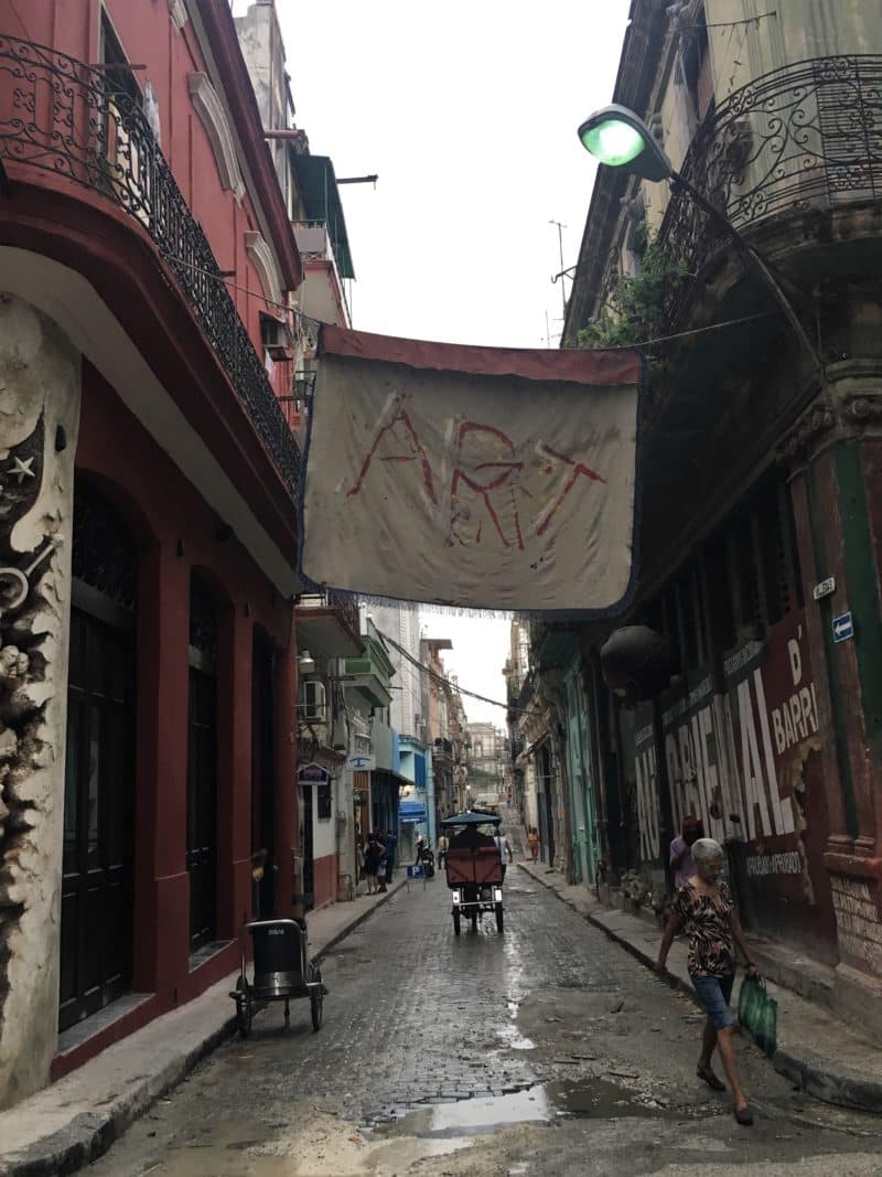 ISnapshots of the real Cuba