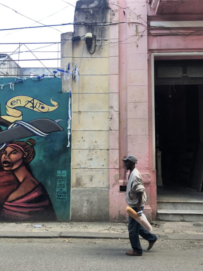 ISnapshots of the real Cuba