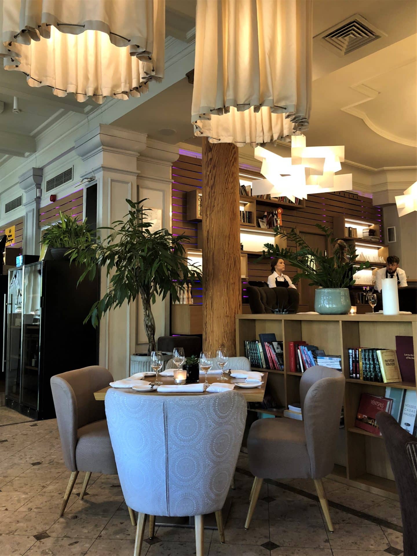 Vegetarian-friendly food in Riga: previous Bibliotēka No 1 Restorāns restaurant interiors which have now changes to Whitehouse restaurant
