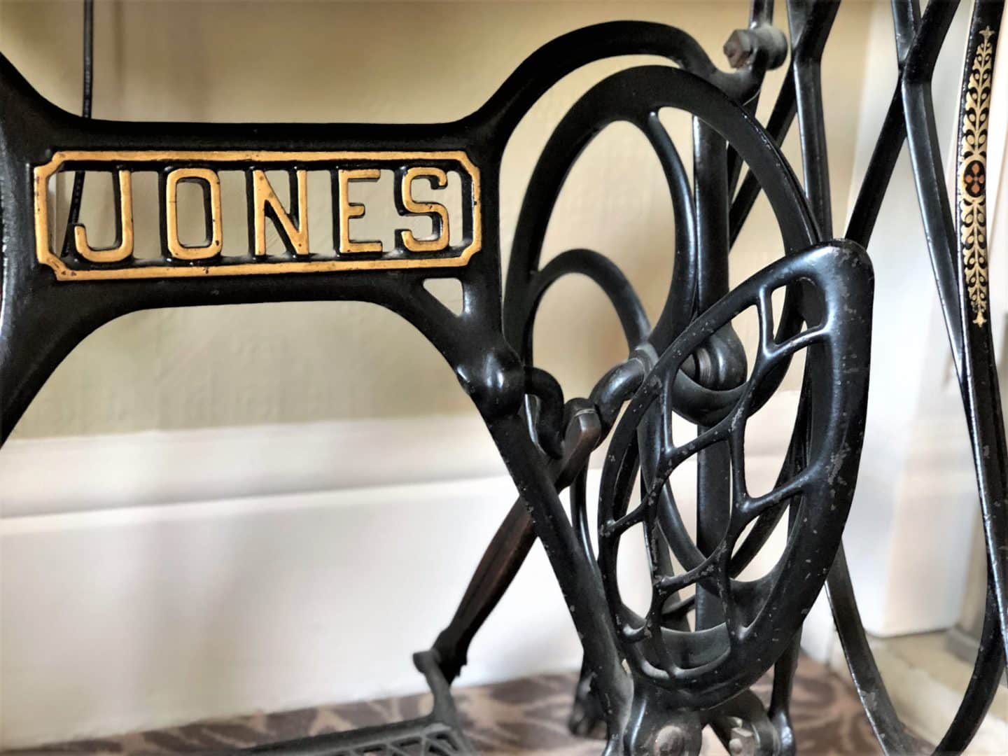 The Green Room sewing machine feature table 