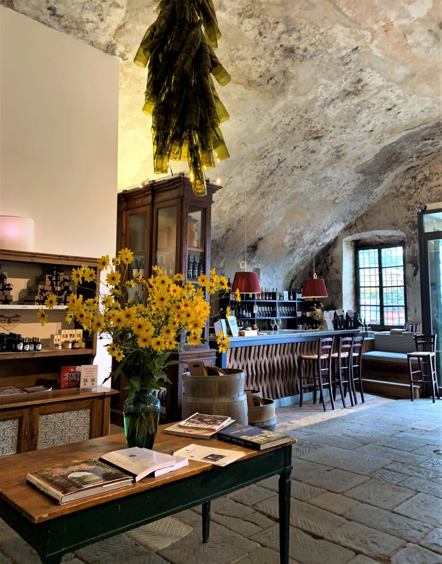 Tuscan Countryside & Wine Estates by Vintage Fiat 500