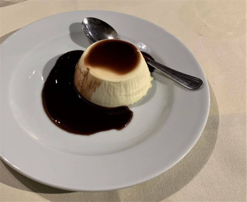 Tuscan Countryside & Wine Estates by Vintage Fiat 500