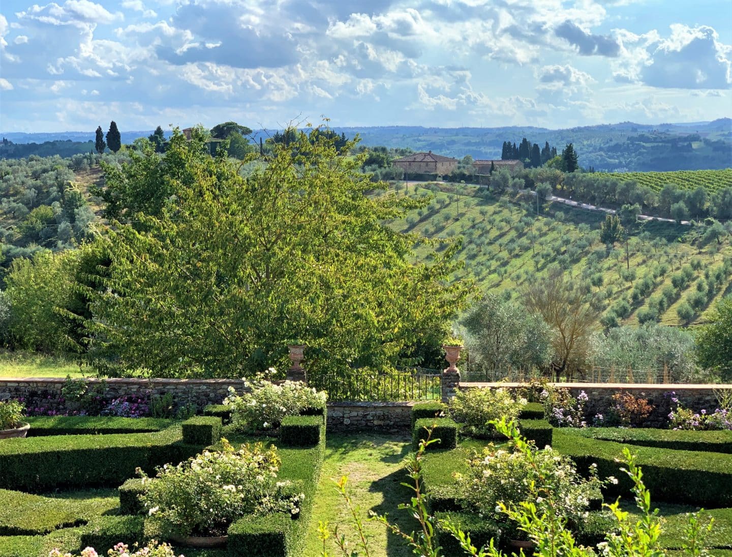 Tuscan Countryside & Wine Estates by Vintage Fiat 500