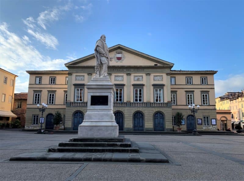 One day in Lucca Giglio Theatre