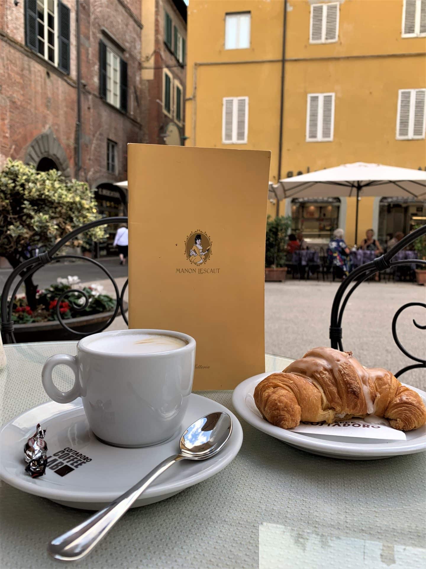 How to Spend a Day in Lucca, Tuscany Caffè Manon Lescaut, cappuccino and croissant