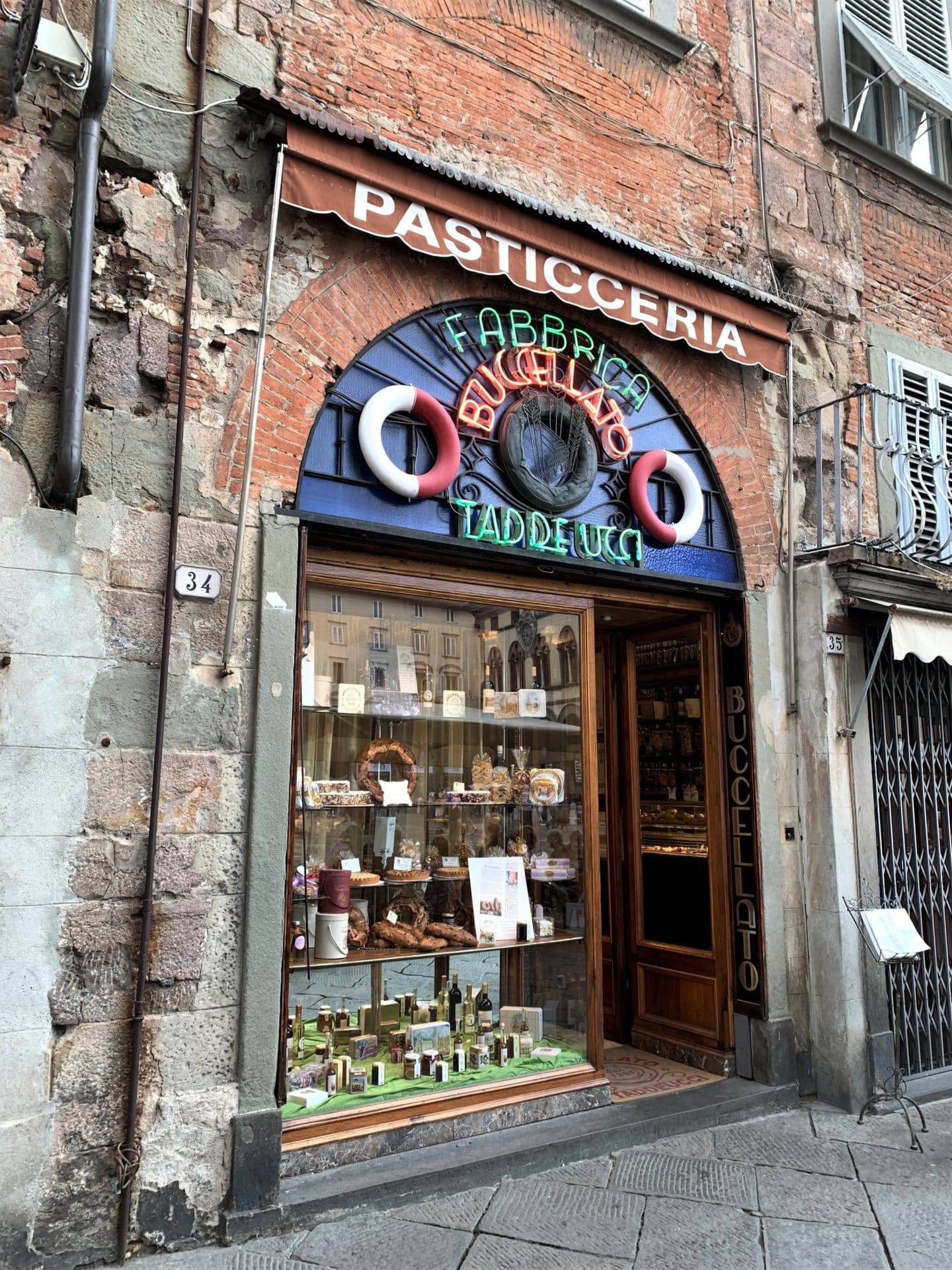 How to Spend a Day in Lucca, Tuscany Delicatessen in Lucca