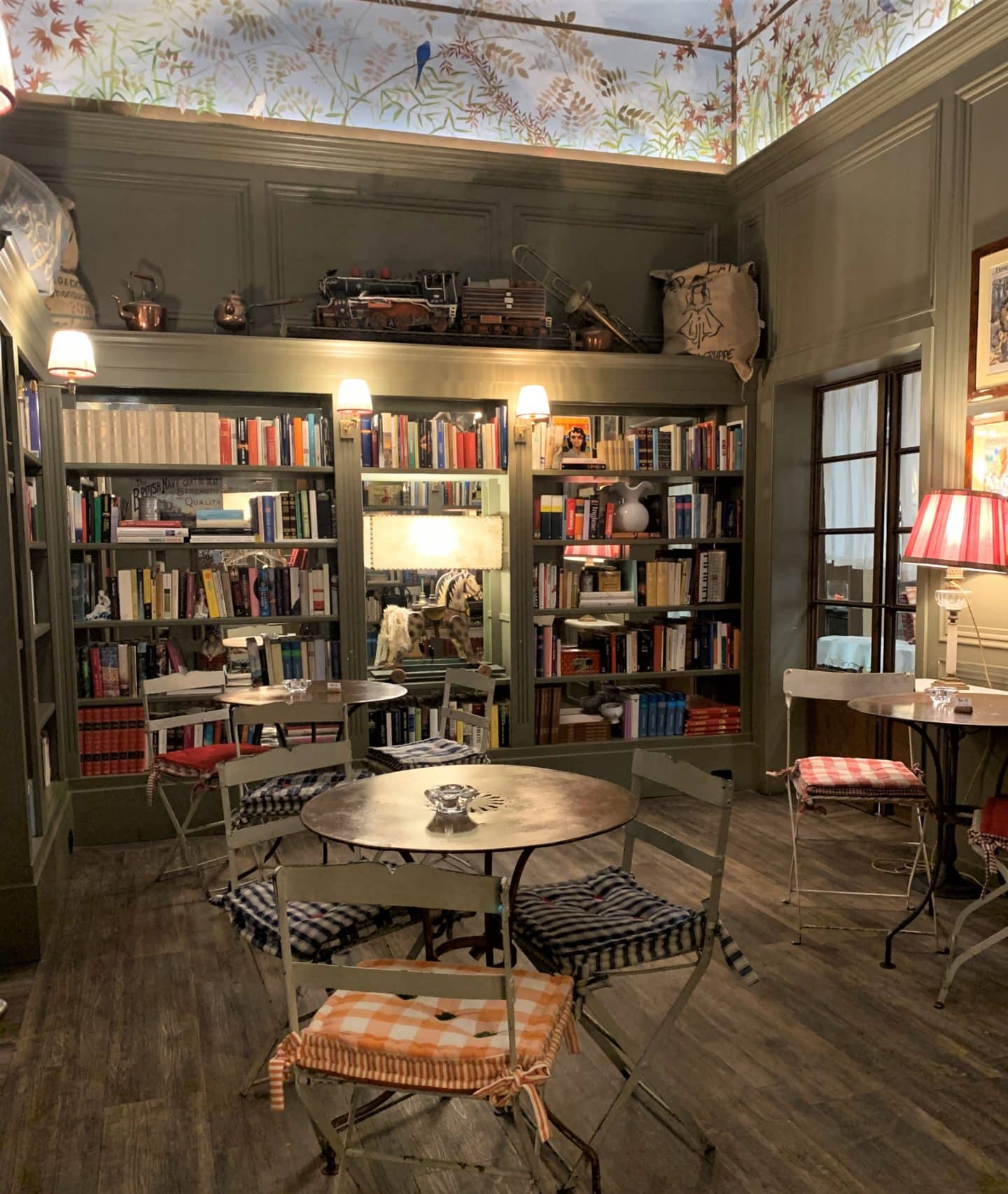 Vegetarian-friendly food in Florence. The interiors of BRAC restairant.