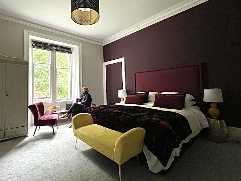 Saorsa 1875 Golden Eagle Room