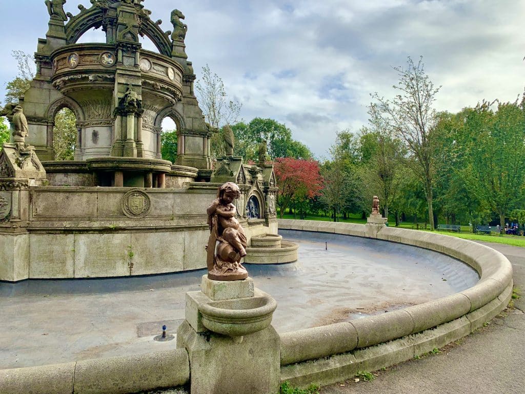 48 hours in Glasgow: Kelvingrove Park Fountain surrounded by autumnal trees