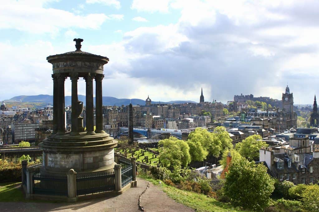 Photo locations in Edinburgh Calton Hill, with views of the city in the background