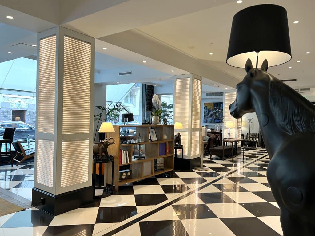 Reception Counter with horse