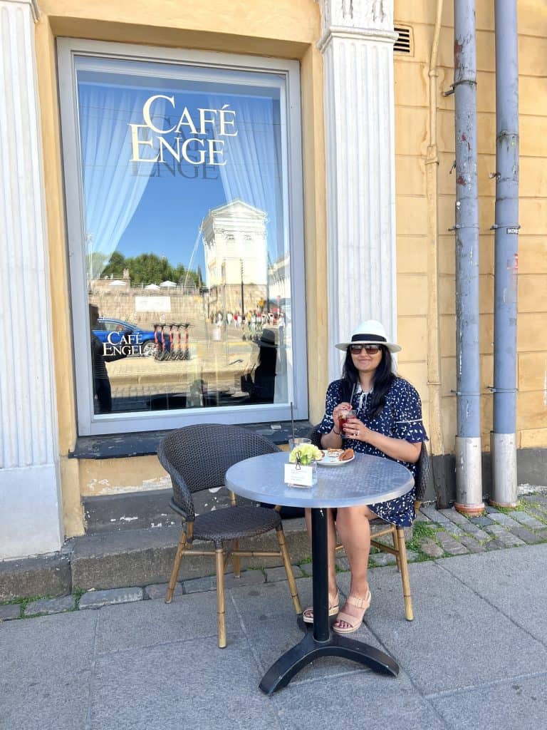 Cafes in Helsinki: Outside Cafe Engel window