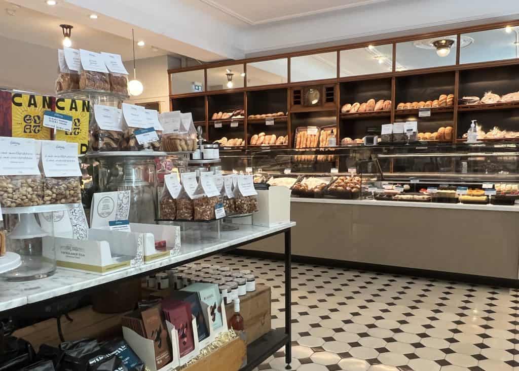 Cafes in Helsinki: Cafe Ekberg deli interiors
