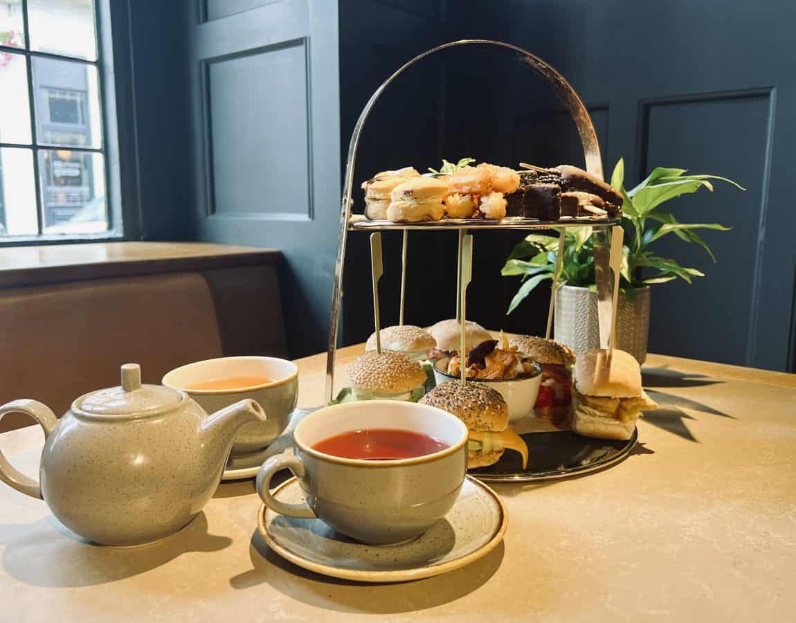 Afternoon Tea at Knight & Garter: Rhubarb and vanilla tea with cake stand