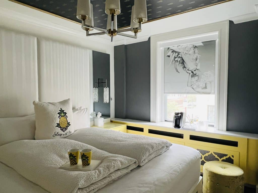 Quirky Boutique Hotels in Boston: Staypineapple Back bay Room