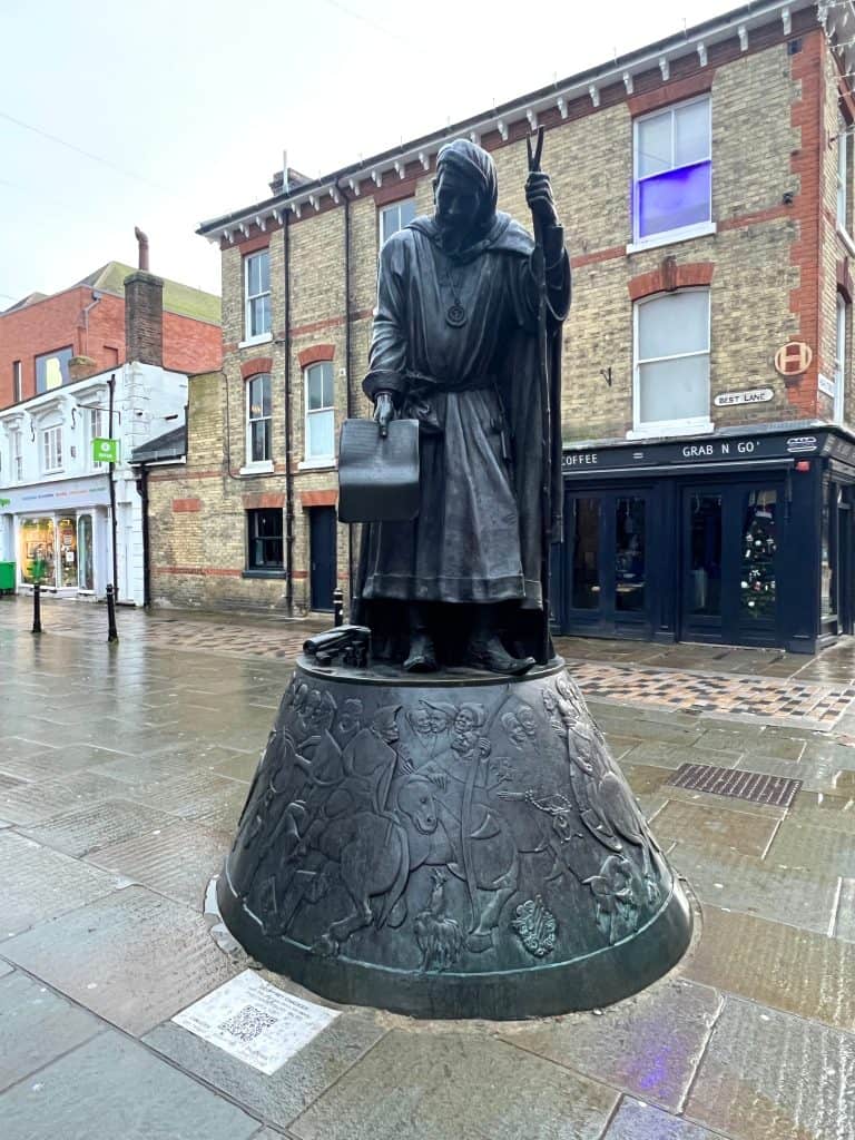 The best of Canterbury, Geoffrey Chaucer bronze statue in the centre of Canterbury
