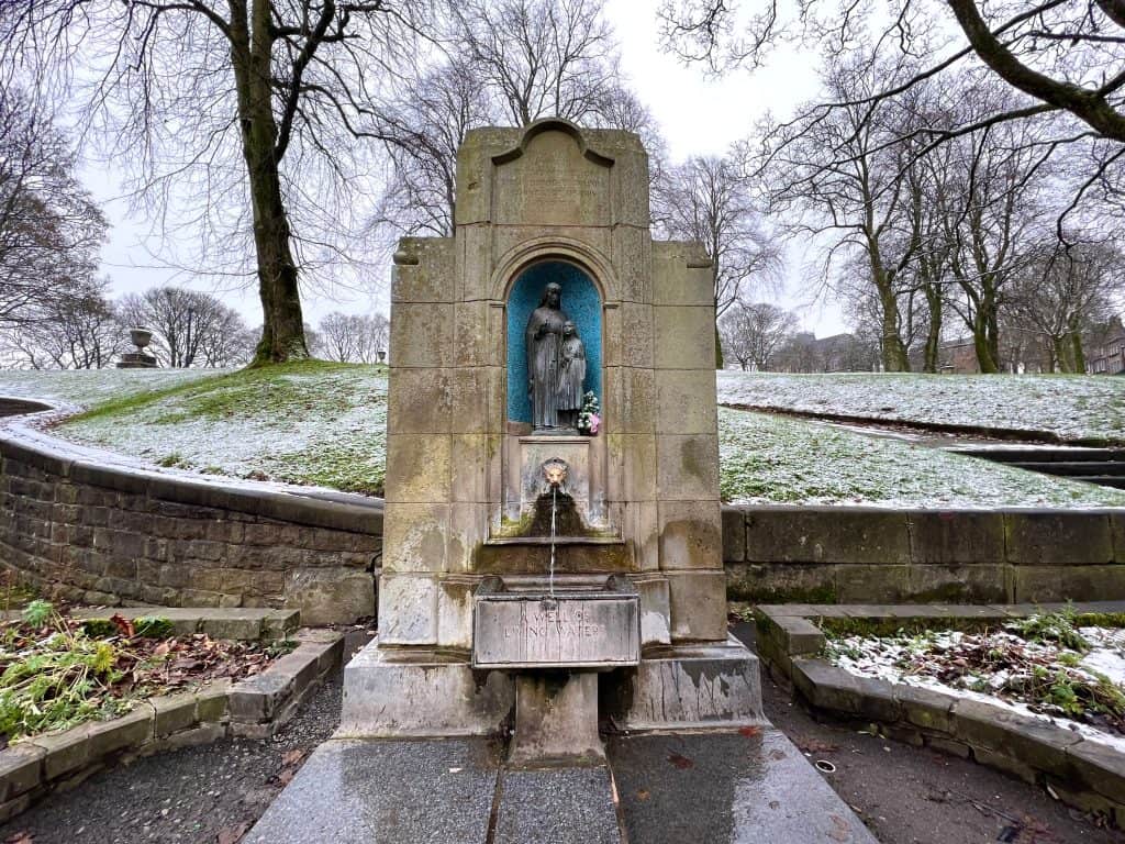 Weekend in Buxton: St Ann's Well