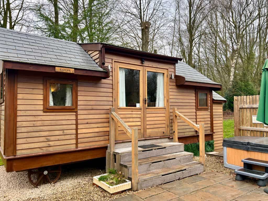 Mallory Meadows Boutique Cabin Stay: Badger cabin exterior