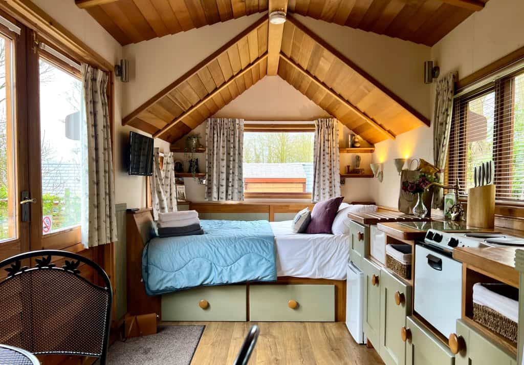 Mallory Meadows Boutique Cabin Stay: Badger cabin interior