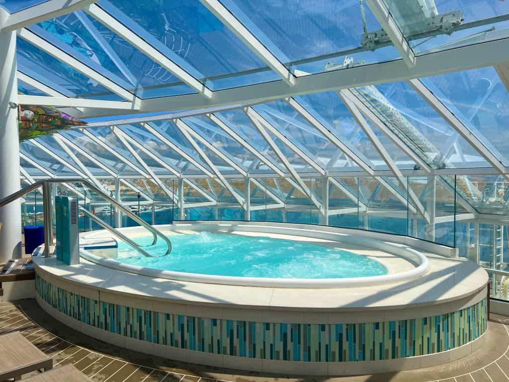 Solarium Whirlpool with sea views