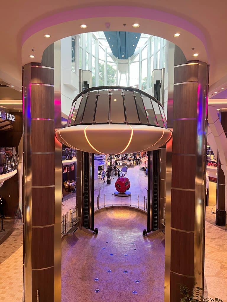 First-time cruise guide: The Rising Tide Bar