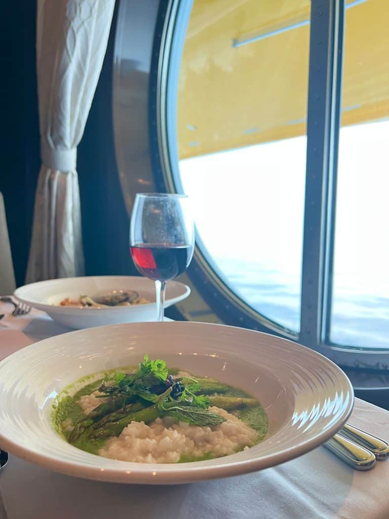 First-time cruise guide - food in the main dining room