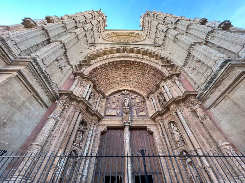 one day in Palma de Mallorca-The Cathedral doors