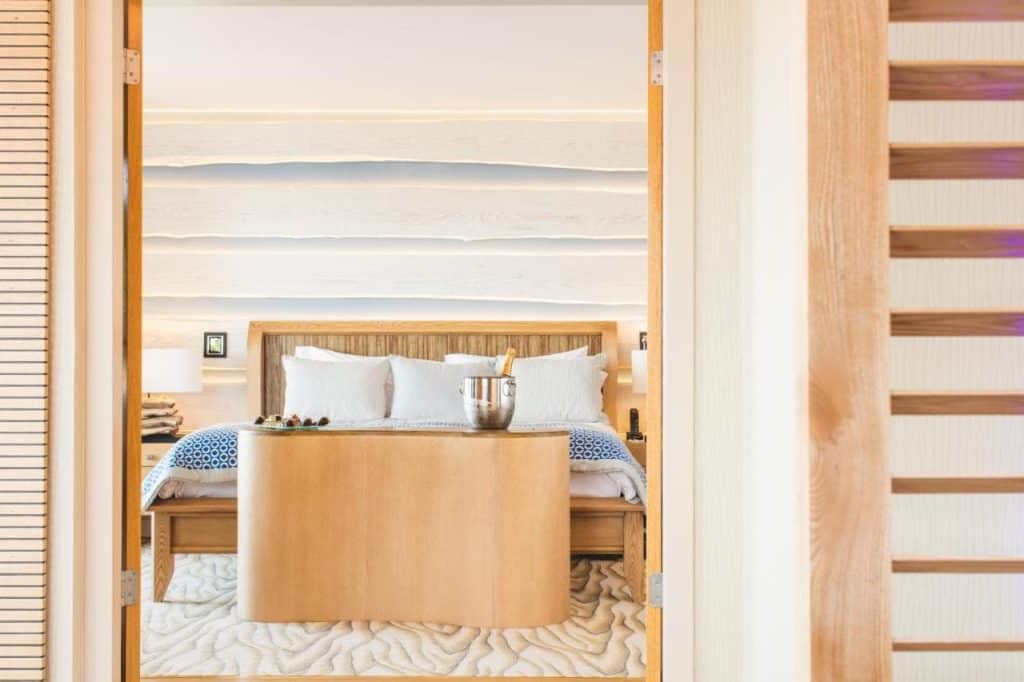 Spa Hotels in St. Helier: Royal Yacht Jersey bedroom with champagne