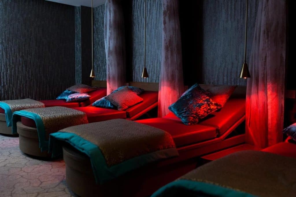 Spa Hotels in St. Helier: Royal Yacht Jersey spa relaxation area
