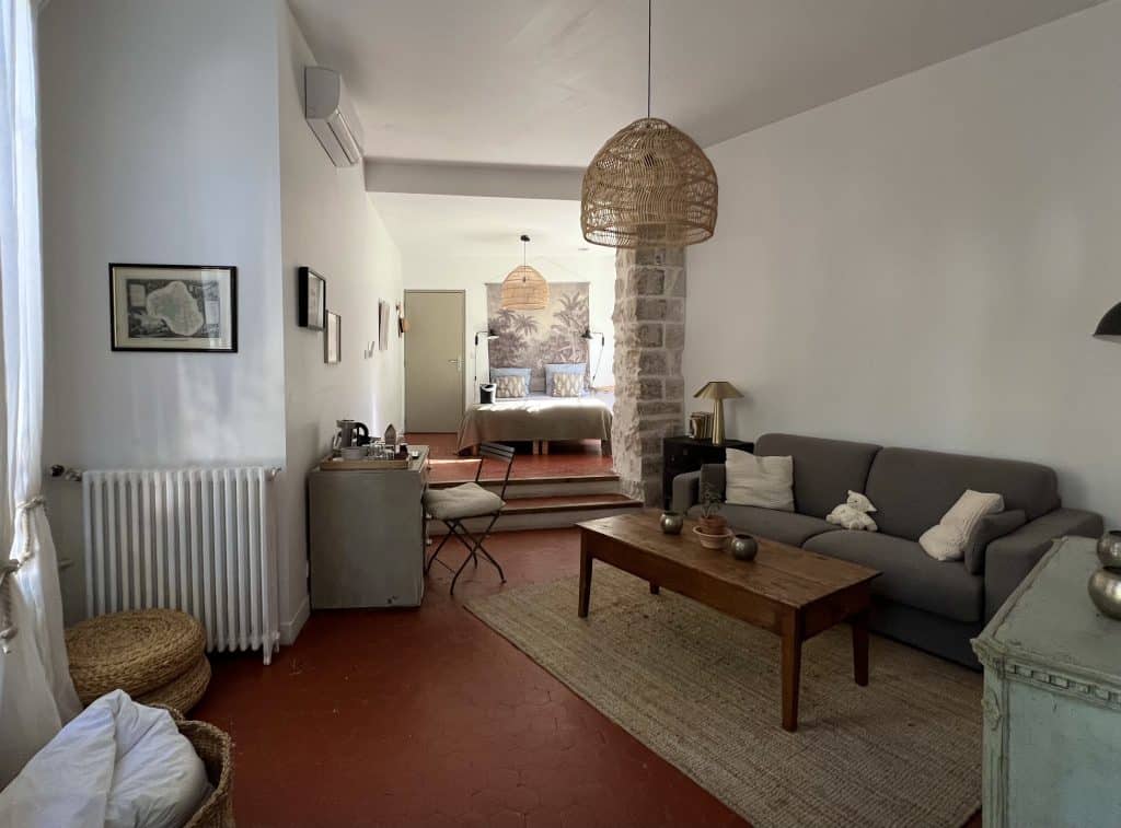 Le Lieu AirBnB Avignon Apartment