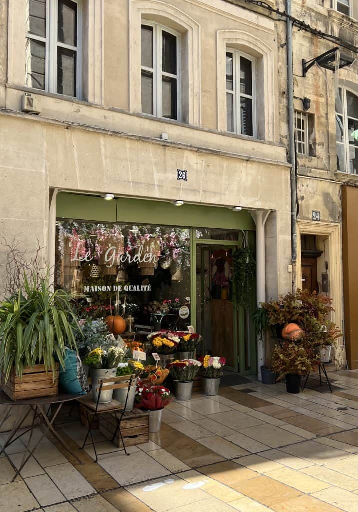 Photo locations in Avignon Flower shop front  in Avignon