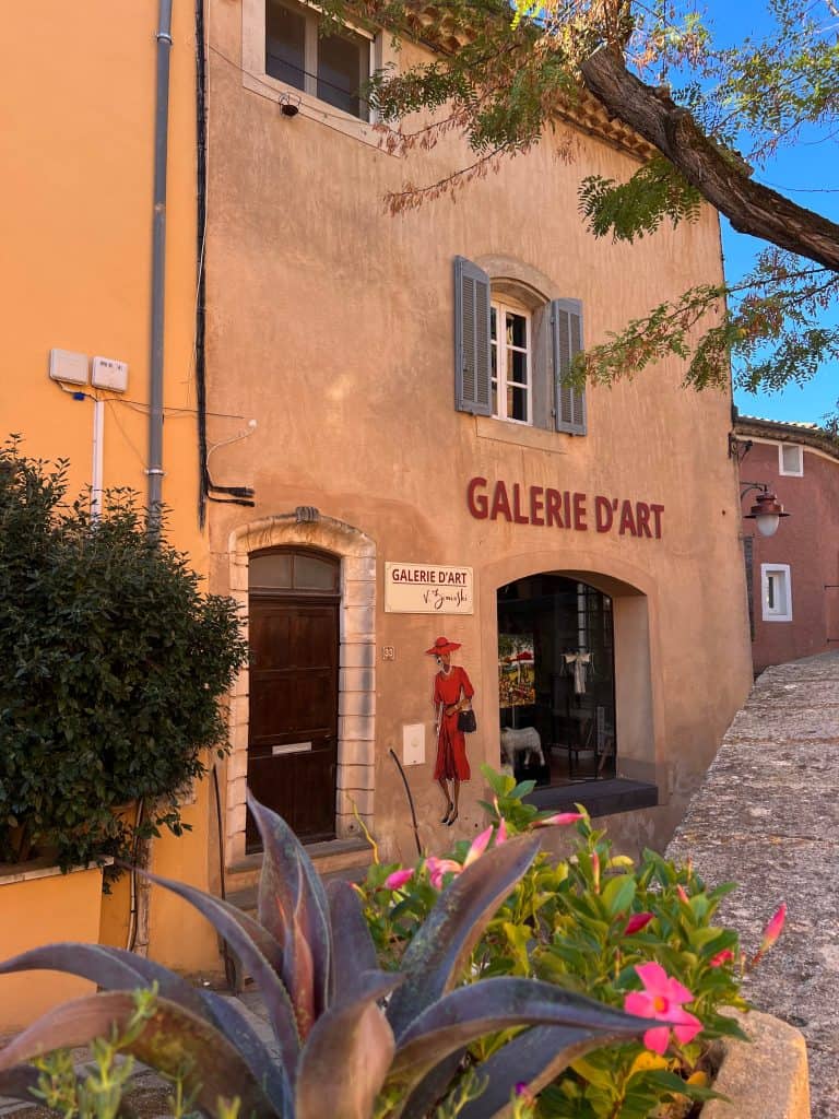 Driving through Provence: Roussillon old Town
