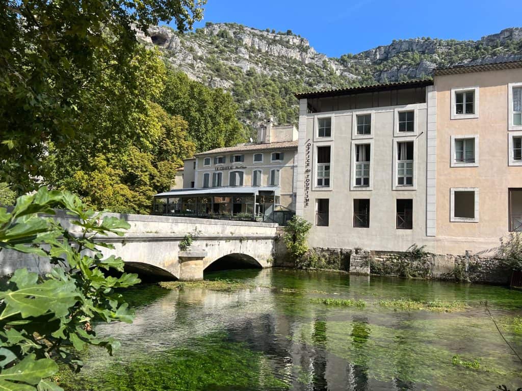 Driving itinerary through Provence: Fontaine-de-Vaucluse