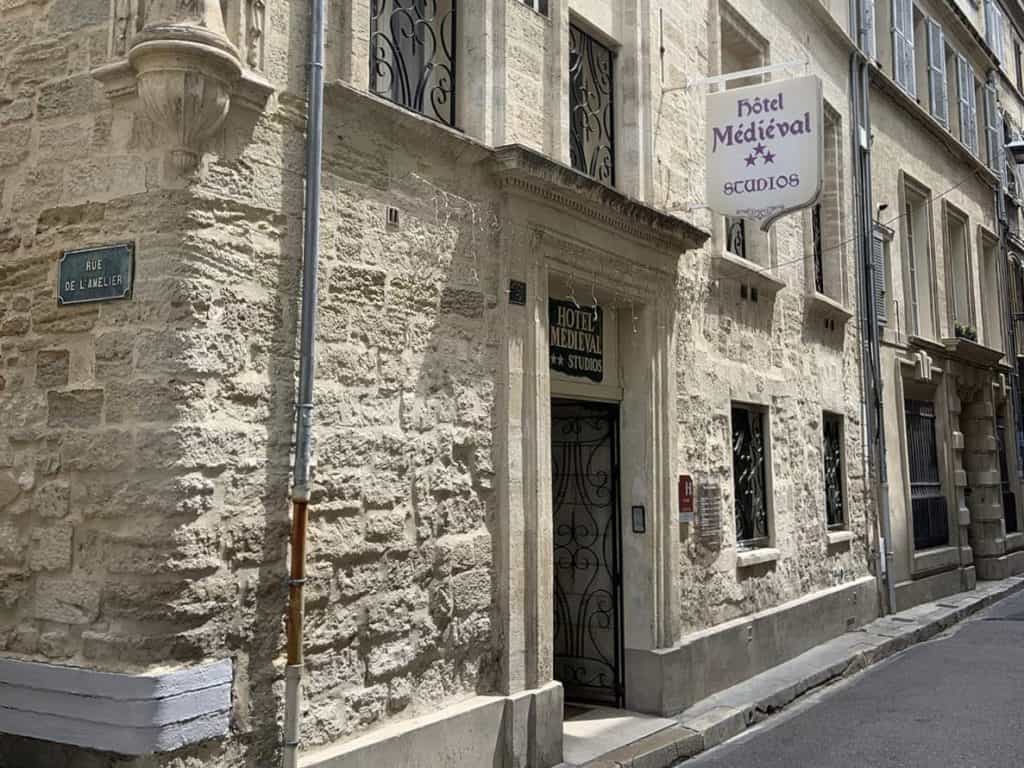 Historic Places to Stay in Avignon: Hotel Medieval