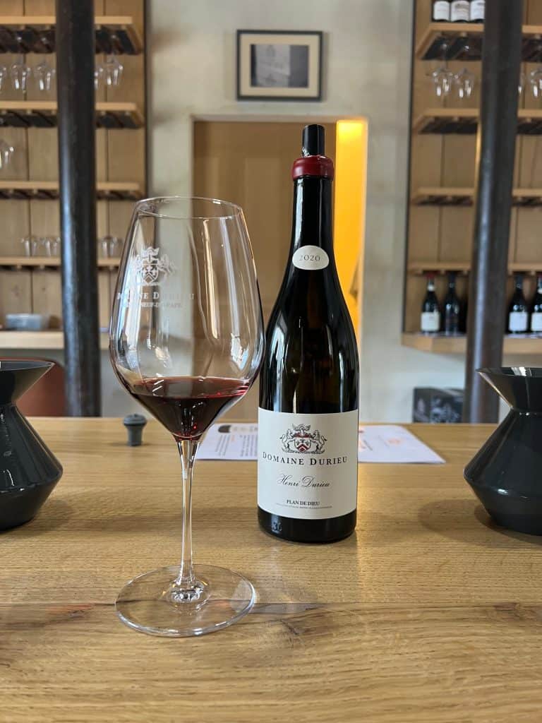 Wineries in Châteauneuf-du-Pape: Domaine de Durieu red wine and bottle