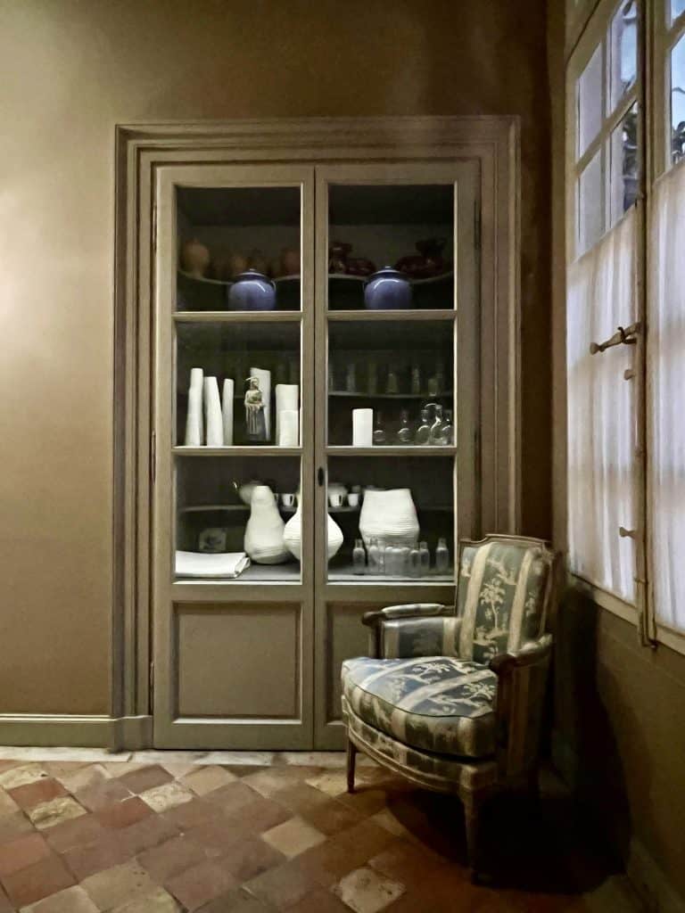 Historic Places to Stay in Avignon: La Mirande chair and cabinet