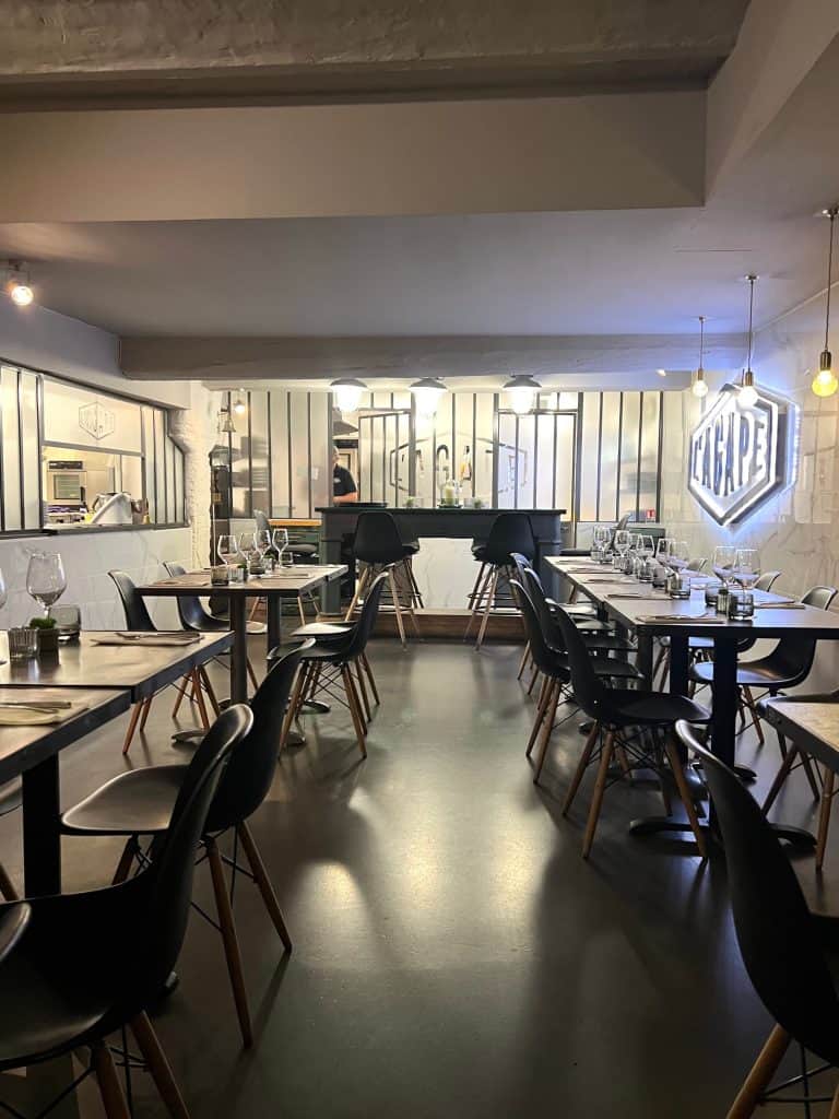 vegetarian-friendly food in Avignon: L'Agape exterior walls