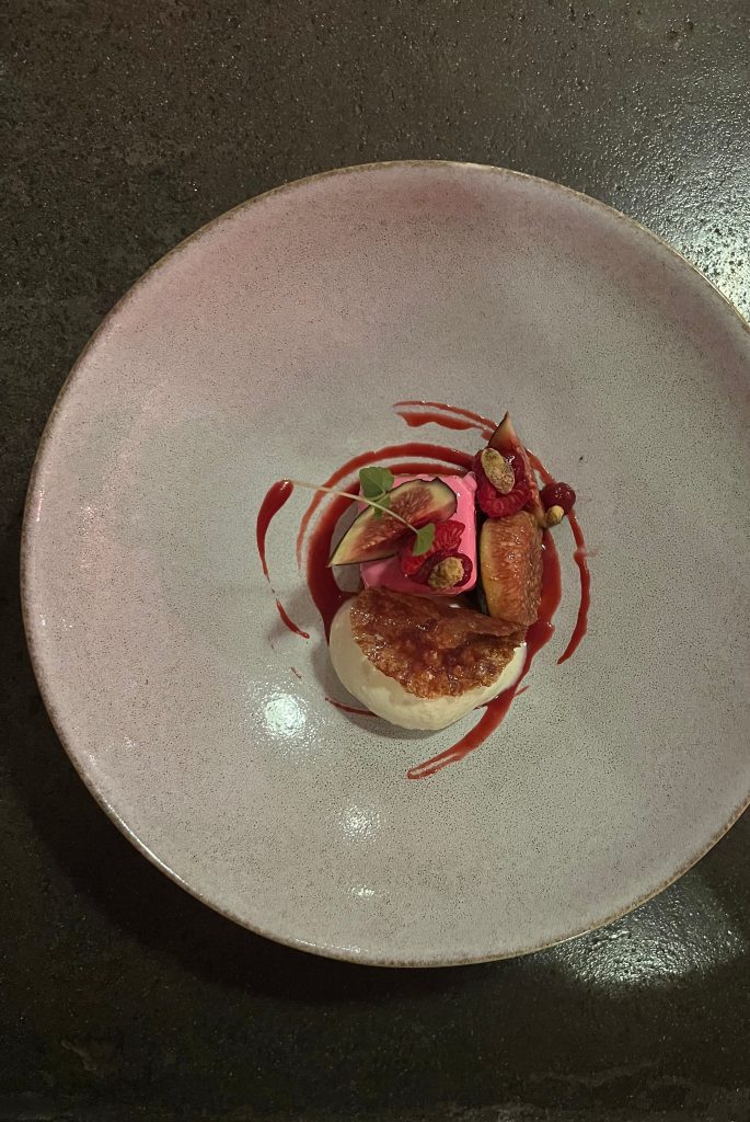 vegetarian-friendly food in Avignon: L'Agape dessert with figs