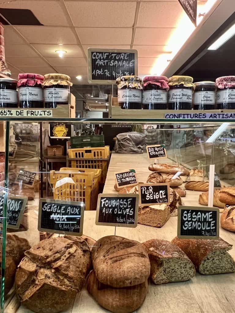 Les Halles d'Avignon bread and conserve stall